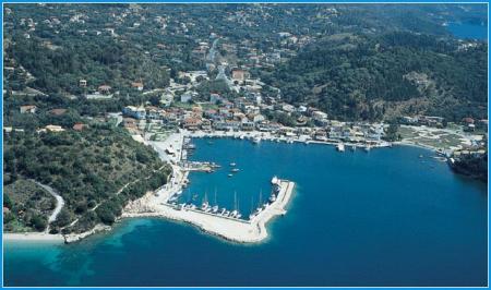 Vue aérienne du port de Syvota