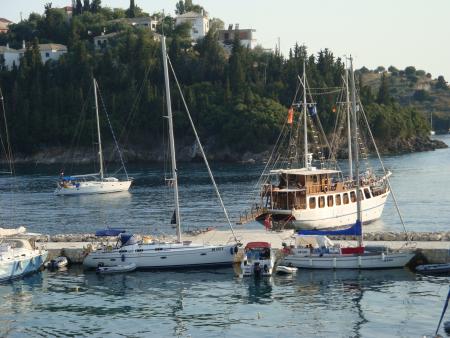 Pas mal ce 2 mats en bois, ca donne envie de jouer aux pirates des Carabes :)